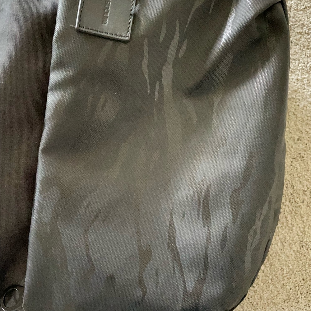 Incase Compass Backpack - Picture 7 of 14